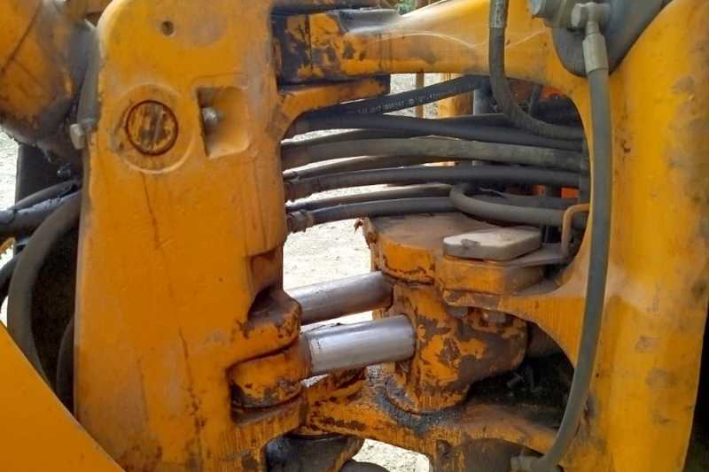 OmecoHub - Immagine JCB 4CX